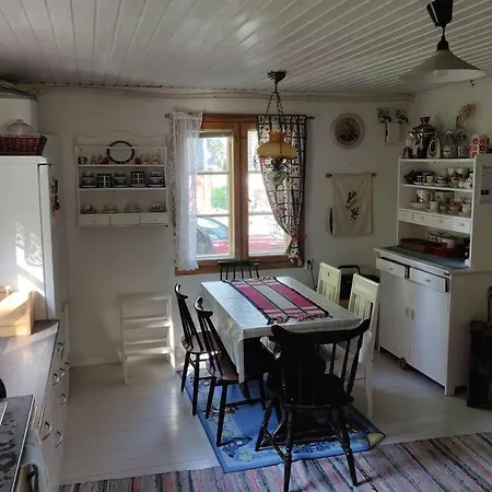 Hideaway For Season, Hot Tube, Two Saunas Apartment