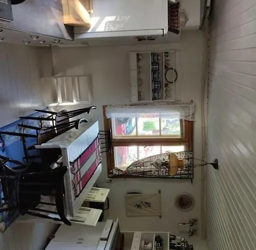 Hideaway For Season, Hot Tube, Two Saunas شقة